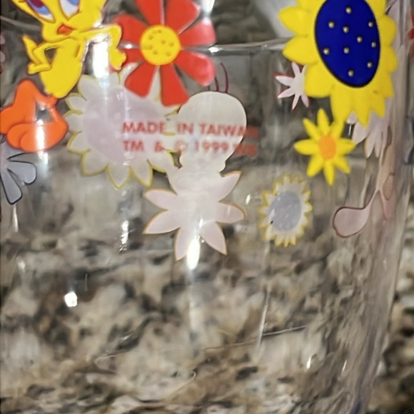 Vintage 1999 Warner Bros Store Looney Tunes Tweety Bird Plastic Glass Set - Picture 6 of 9
